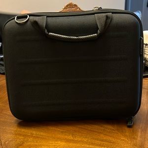 Kenneth Cole Reaction hard case
